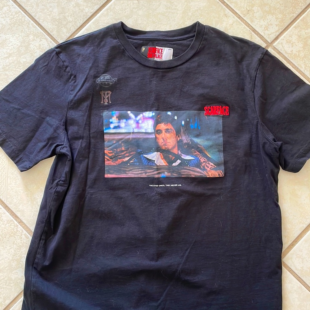 Scarface T-shirt with Embroidered Logo Size Large